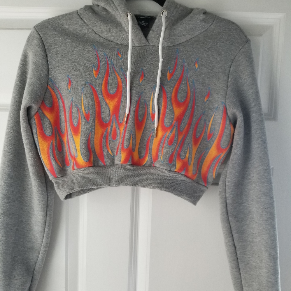 Cropped hoodie